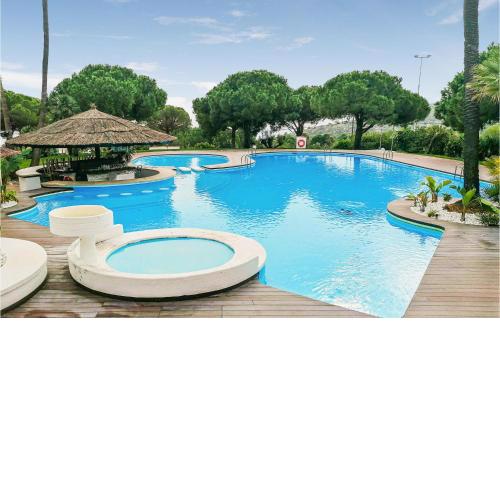 Amazing apartment in Pescola with Outdoor swimming pool and 2 Bedrooms