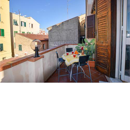 Amazing apartment in Piombino with WiFi and 3 Bedrooms