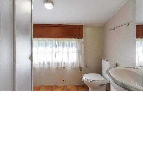 Amazing apartment in Poio with Outdoor swimming pool, WiFi and 2 Bedrooms