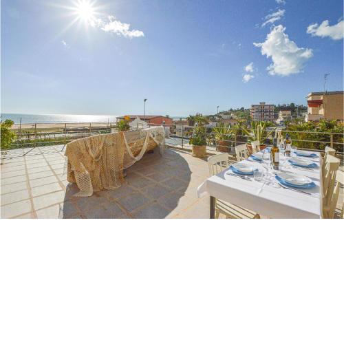 Amazing apartment in Porto Empedocle with 3 Bedrooms and WiFi