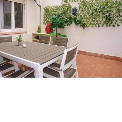 Amazing apartment in Roses with 4 Bedrooms and WiFi
