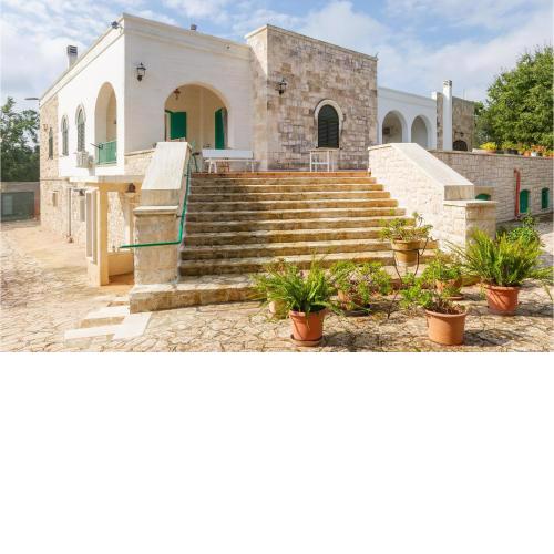 Amazing apartment in Selva di Fasano with WiFi and 2 Bedrooms