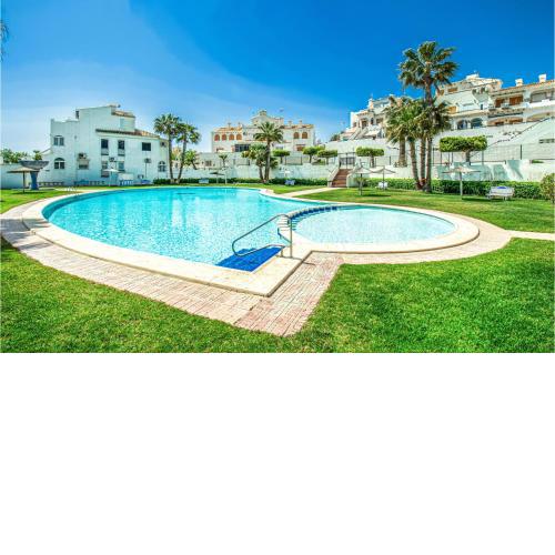 Amazing apartment in Torrevieja with Outdoor swimming pool, WiFi and 2 Bedrooms