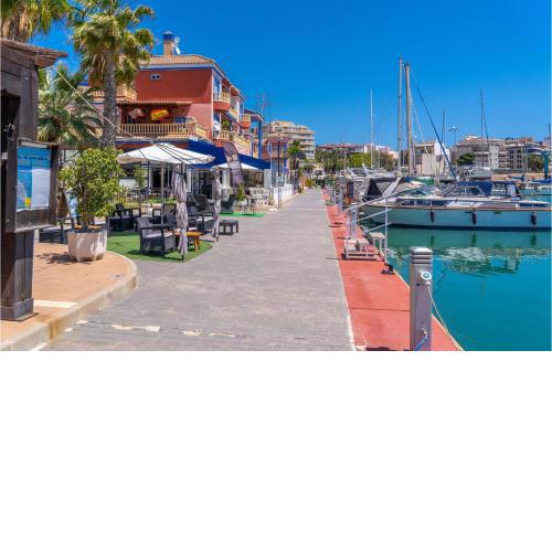 Amazing apartment in Torrevieja with Outdoor swimming pool, WiFi and 2 Bedrooms