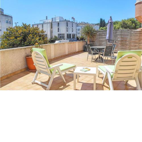 Amazing apartment in Tossa de Mar with 4 Bedrooms and WiFi