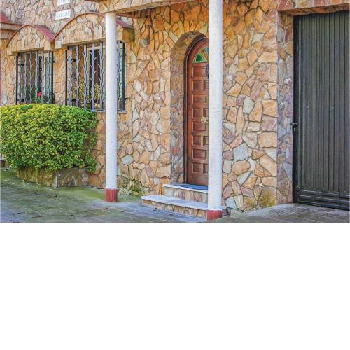 Amazing apartment in Vidreres with 2 Bedrooms and Outdoor swimming pool