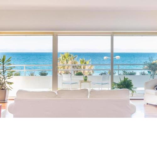 Amazing Beach Apt Panoramic View next to Marina Alimos