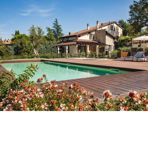 Amazing holiday home in Castel San Pietro Terme with pool