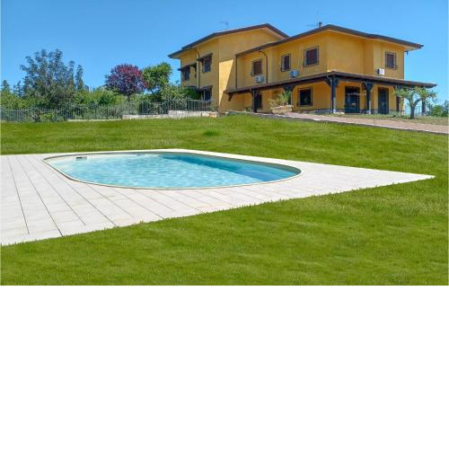 Amazing home in Albanella with 3 Bedrooms, WiFi and Outdoor swimming pool
