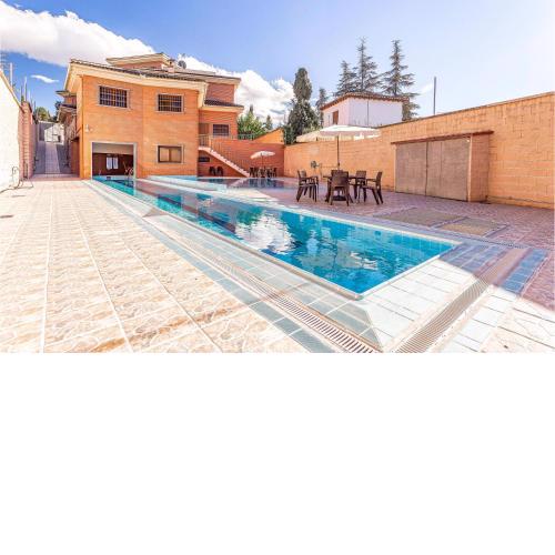 Amazing Home In Albolote With Wifi, Outdoor Swimming Pool And Swimming Pool