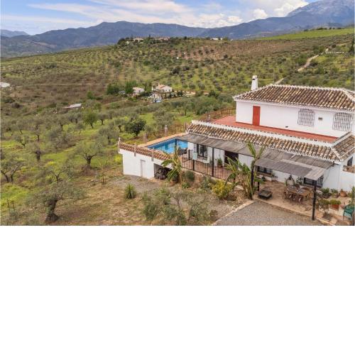 Amazing home in Alozaina with 2 Bedrooms and Outdoor swimming pool