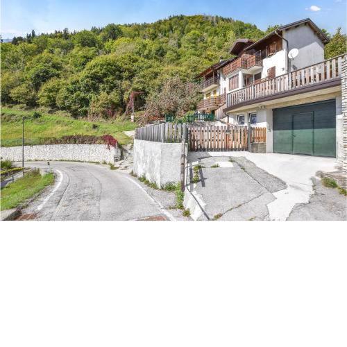 Amazing home in Aune di Sovramonte with 2 Bedrooms