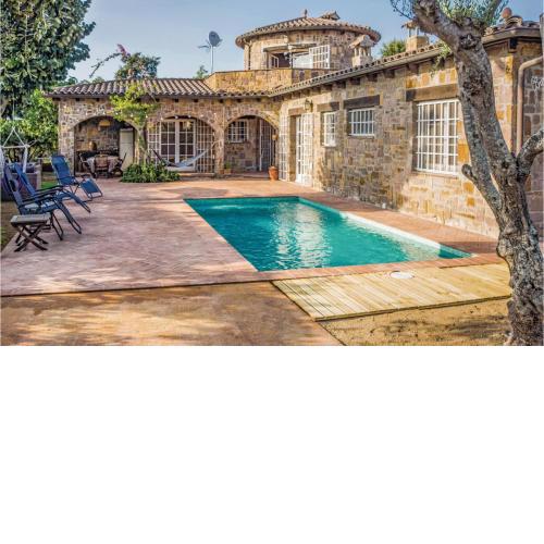 Amazing home in Begur with 3 Bedrooms, Internet and Outdoor swimming pool