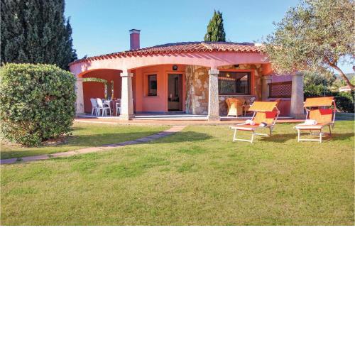 Amazing home in CA- with 2 Bedrooms and WiFi