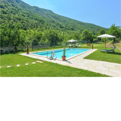 Amazing home in Cagli with 4 Bedrooms, Internet and Private swimming pool