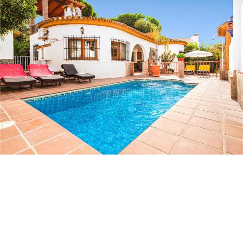 Amazing home in Calahonda with 3 Bedrooms
