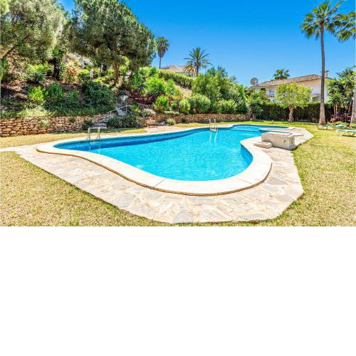 Amazing home in Calahonda with Outdoor swimming pool, WiFi and 4 Bedrooms