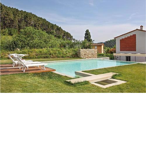 Amazing home in Capannori with Outdoor swimming pool, WiFi and 5 Bedrooms