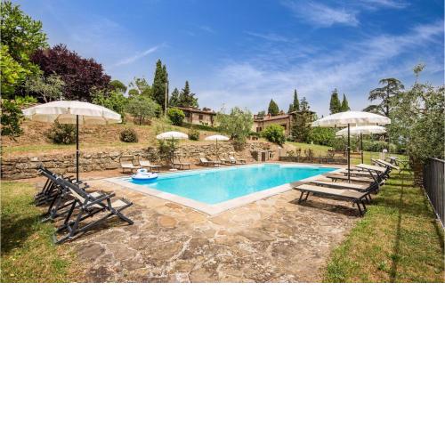 Amazing home in Capolona with 9 Bedrooms, Private swimming pool and Outdoor swimming pool