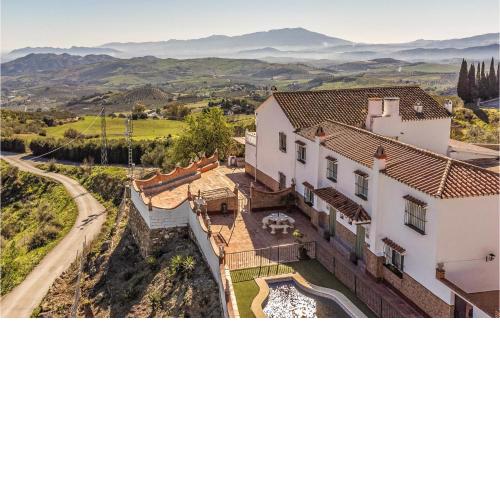 Amazing home in Casarabonela with WiFi, 3 Bedrooms and Outdoor swimming pool
