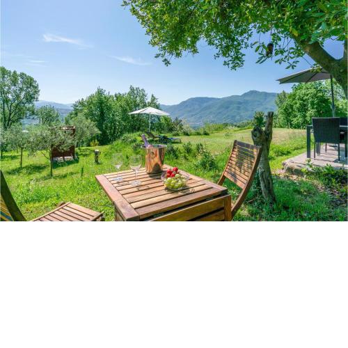Amazing home in Cascio, Molazzana LU with 2 Bedrooms and WiFi