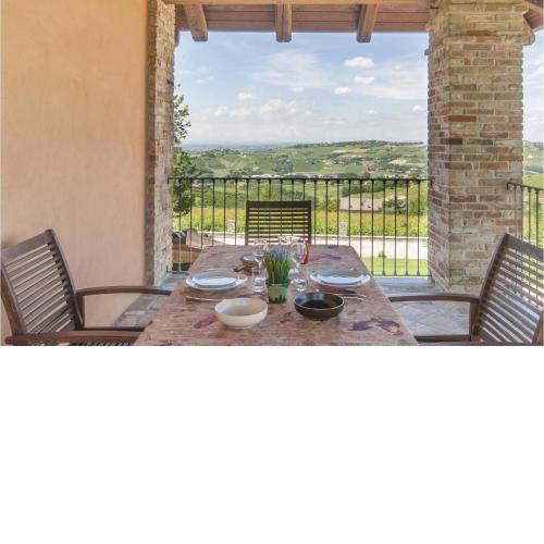 Amazing home in Castagnole delle Lanze with 2 Bedrooms and WiFi