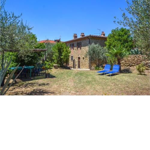 Amazing home in Castiglion Fiorentino with 4 Bedrooms