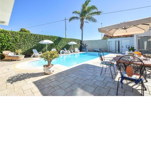 Amazing home in Casuzze-Finaiti with 4 Bedrooms, Sauna and WiFi