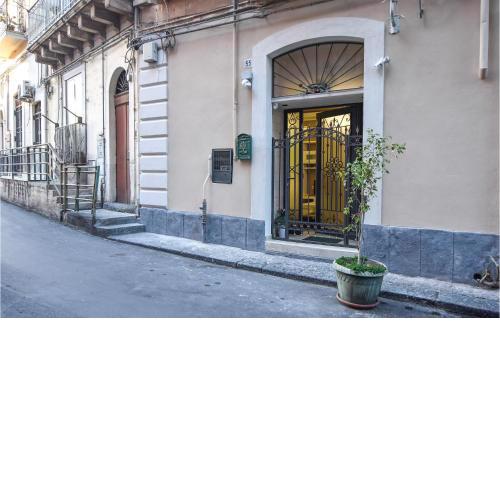 Amazing home in Catania with WiFi and 1 Bedrooms