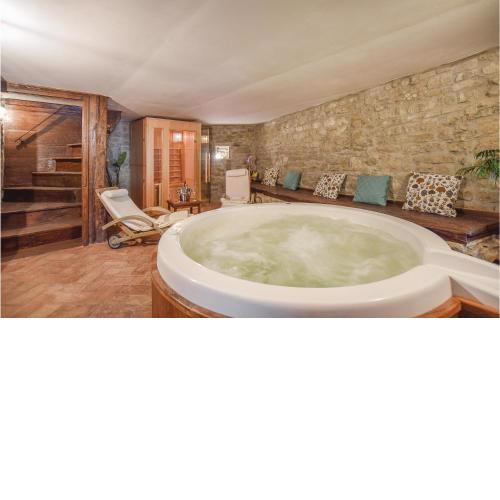 Amazing home in Comano MS with 1 Bedrooms, Sauna and WiFi