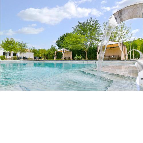 Amazing home in El Coronil with Outdoor swimming pool, WiFi and 2 Bedrooms