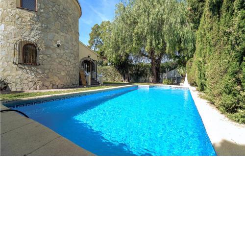 Amazing home in Els Poblets with 3 Bedrooms, WiFi and Outdoor swimming pool