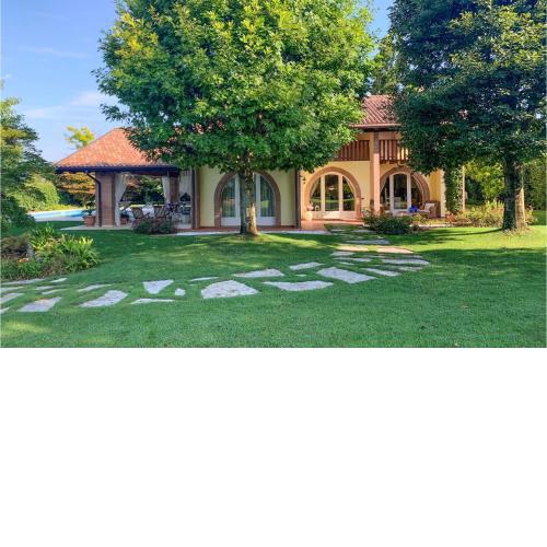 Amazing Home In Fanzolo Di Vedelago With Wifi, Private Swimming Pool And 5 Bedrooms