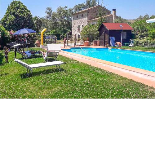 Amazing Home In Fragneto Monforte With Wifi, Private Swimming Pool And 4 Bedrooms