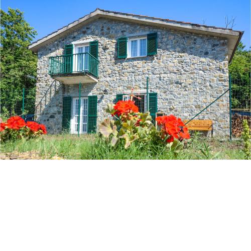 Amazing home in Framura with Jacuzzi, WiFi and 2 Bedrooms