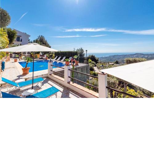 Amazing home in Frigiliana with WiFi, Outdoor swimming pool and Swimming pool