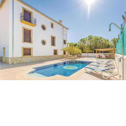 Amazing home in Iznjar with 4 Bedrooms, WiFi and Outdoor swimming pool