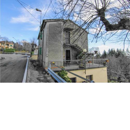 Amazing home in Macchino with WiFi and 3 Bedrooms