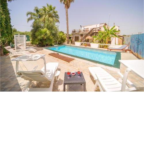 Amazing home in Menfi with WiFi, Private swimming pool and Outdoor swimming pool