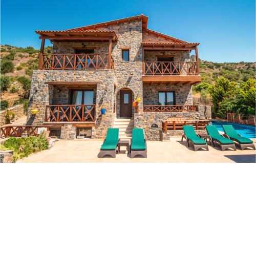 Amazing home in Milatos with Jacuzzi, Sauna and WiFi