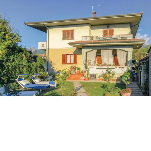 Amazing home in Montignoso -MS- with 3 Bedrooms and WiFi