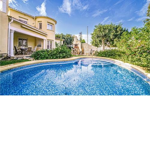 Amazing home in Oliva with 2 Bedrooms, WiFi and Outdoor swimming pool