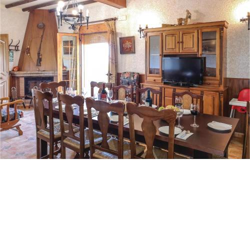 Amazing home in Olvera with 4 Bedrooms, WiFi and Outdoor swimming pool