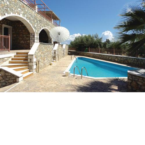 Amazing home in Paralio Astros with 3 Bedrooms, WiFi and Outdoor swimming pool