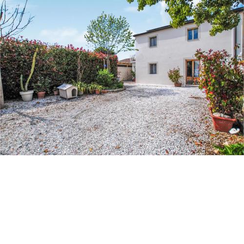 Amazing home in Pietrasanta with 3 Bedrooms and WiFi