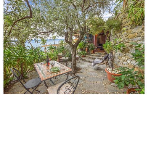 Amazing home in Recco with