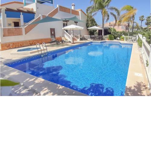 Amazing Home In Rojales With 3 Bedrooms, Jacuzzi And Wifi