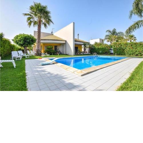 Amazing home in S, Croce Camerina RG with 6 Bedrooms, Private swimming pool and Outdoor swimming pool