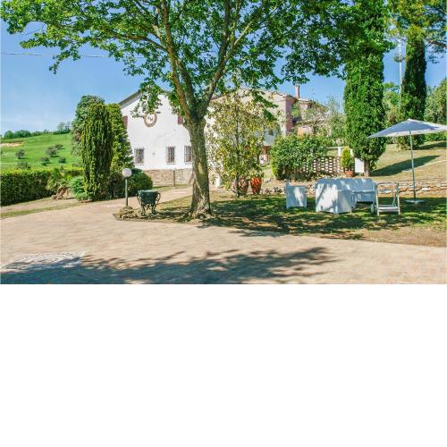 Amazing home in Saludecio with 4 Bedrooms and WiFi