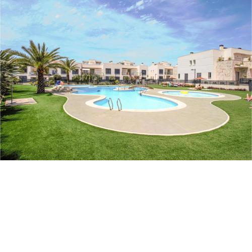 Amazing home in Torrevieja with Outdoor swimming pool, WiFi and 3 Bedrooms